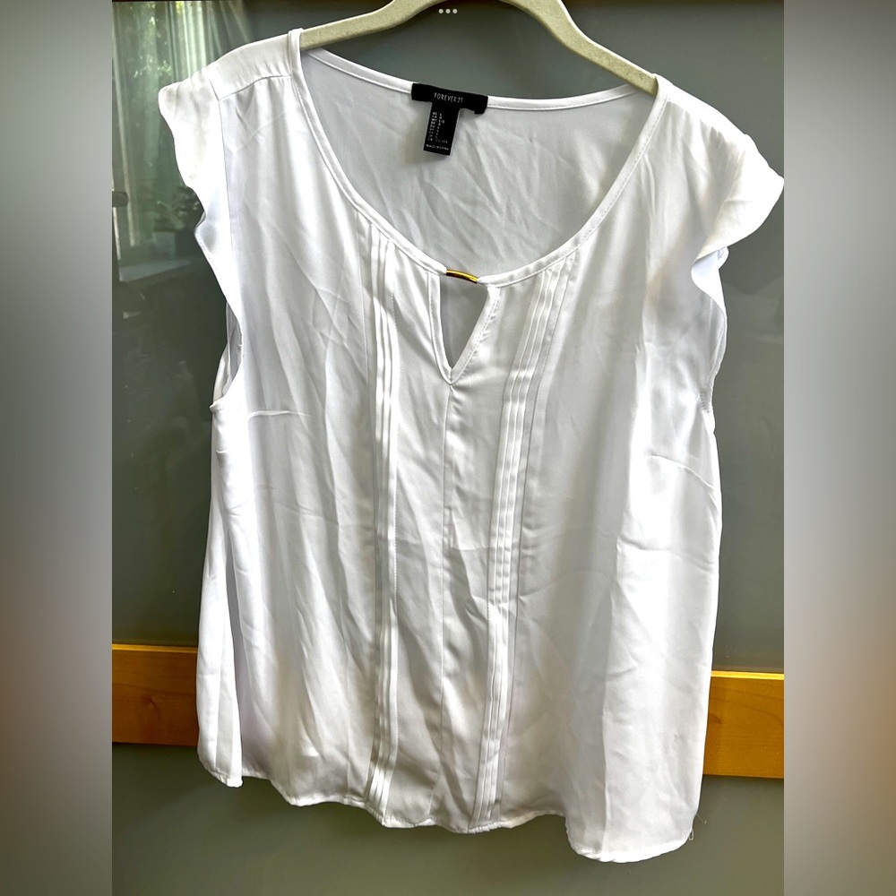 White short sleeve blouse